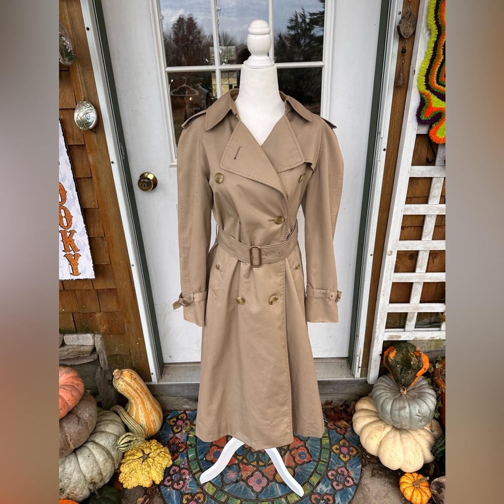 VTG Classic Burberry Trench Coat